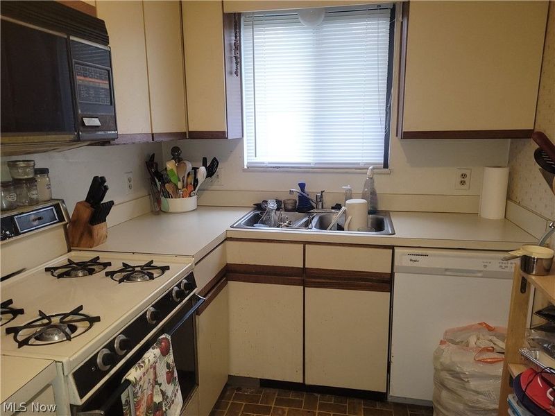 9039 Merchant Drive, Streetsboro, OH 44241 Photo 8