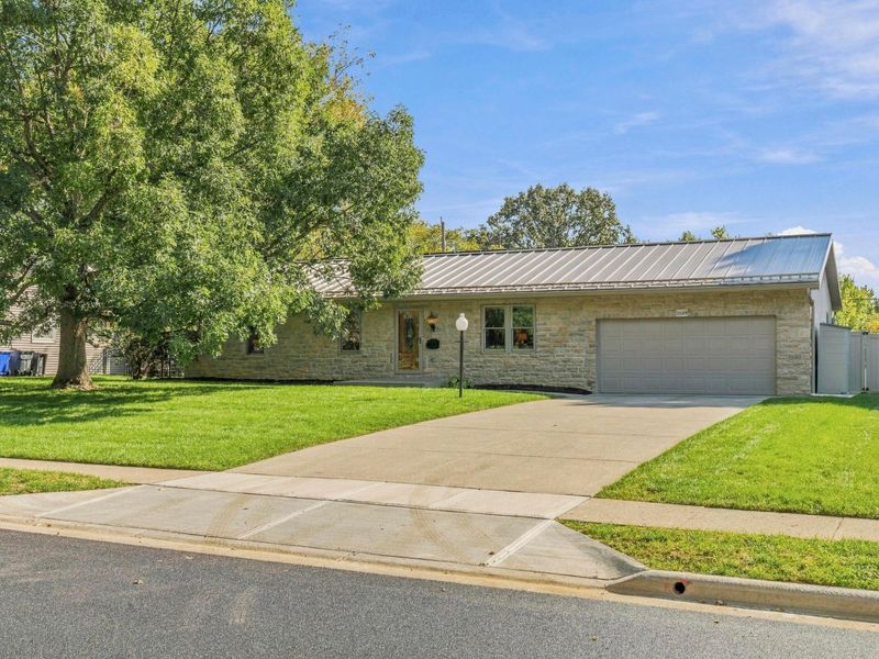 1849 Kempton Drive, Upper Arlington, OH 43220 Photo 4