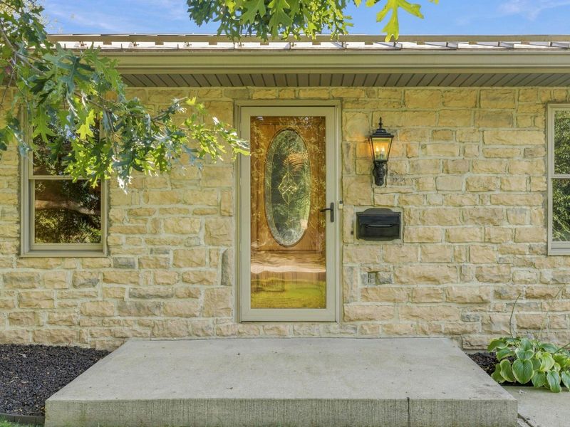 1849 Kempton Drive, Upper Arlington, OH 43220 Photo 6