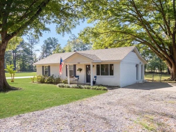 200 MAIN ST, Moscow, TN 38057