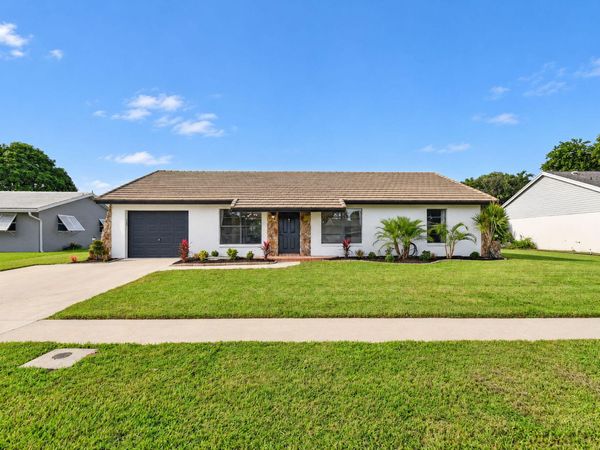 8213 ROSE MARIE Avenue W, Boynton Beach, FL 33472