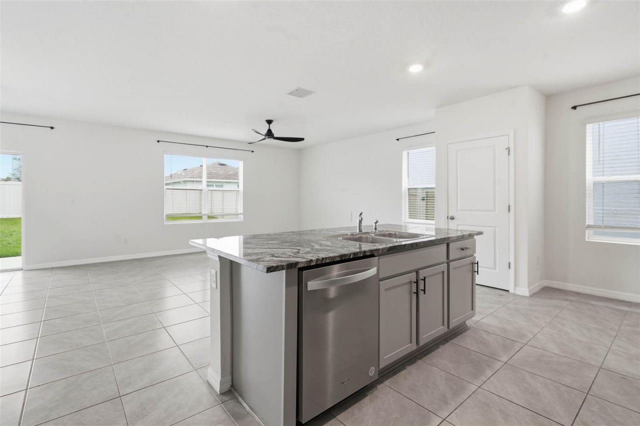 5674 Banbury Ridge Run , Wesley Chapel, FL 33545 Photo