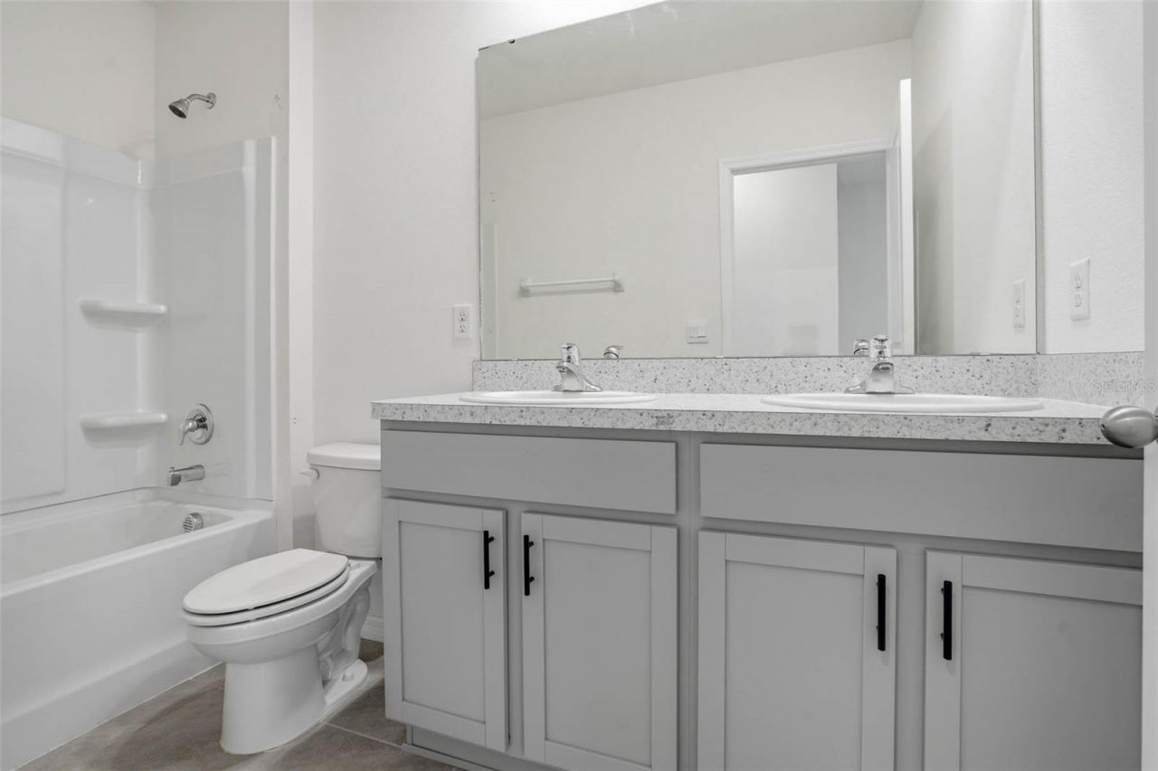 5674 Banbury Ridge Run , Wesley Chapel, FL 33545 Photo