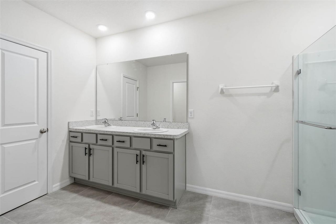 5674 Banbury Ridge Run , Wesley Chapel, FL 33545 Photo