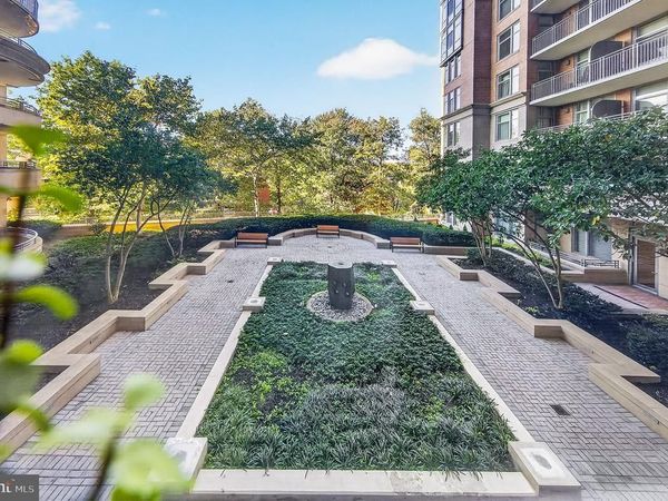 8220 CRESTWOOD HEIGHTS DRIVE, Unit 202, MCLEAN, VA 22102