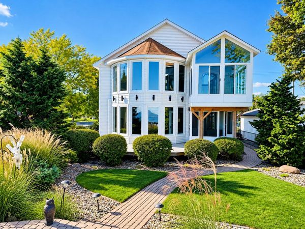 11044 Harold Drive, Luna Pier, MI 48157