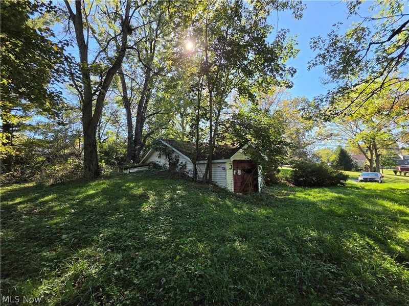 3222 Trump Avenue SE, Canton, OH 44707 Photo 2