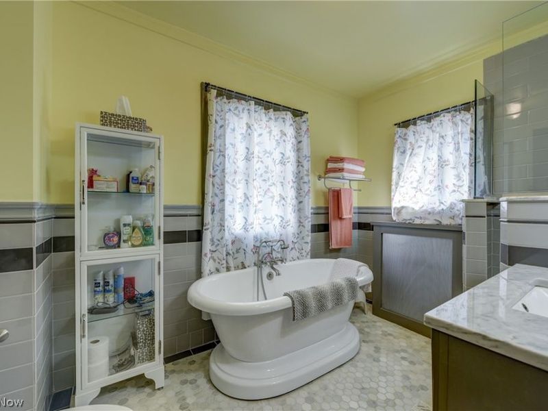 1565 Waterbury Road, Lakewood, OH 44107 Photo 33