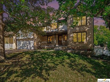 1016 Tekamah Lane, Papillion, NE 68046