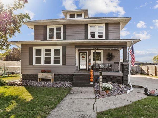 611 12th Avenue , De Witt, IA 52742