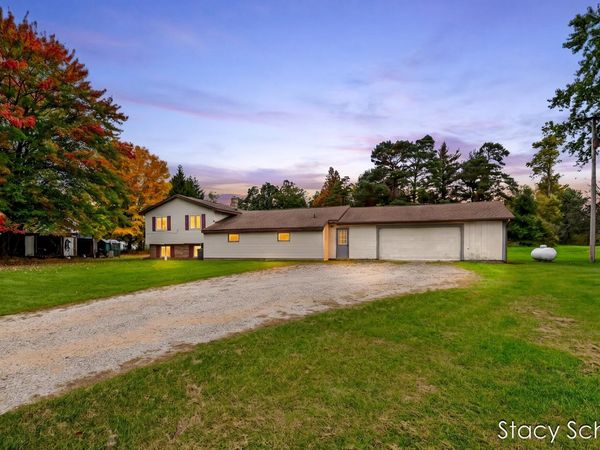 6248 S M66 Highway, Nashville, MI 49073