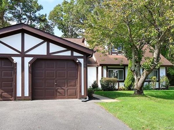133 Fieldstone Court, Middle Island, NY 11953