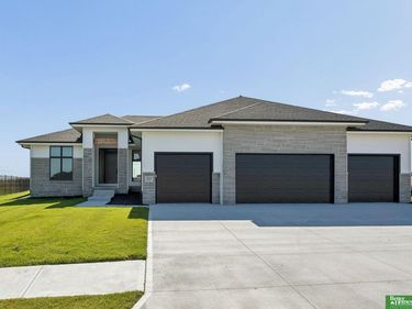 19505 Allied Street, Elkhorn, NE 68022