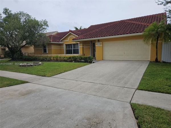16258 NW 12th St , Pembroke Pines, FL 33028