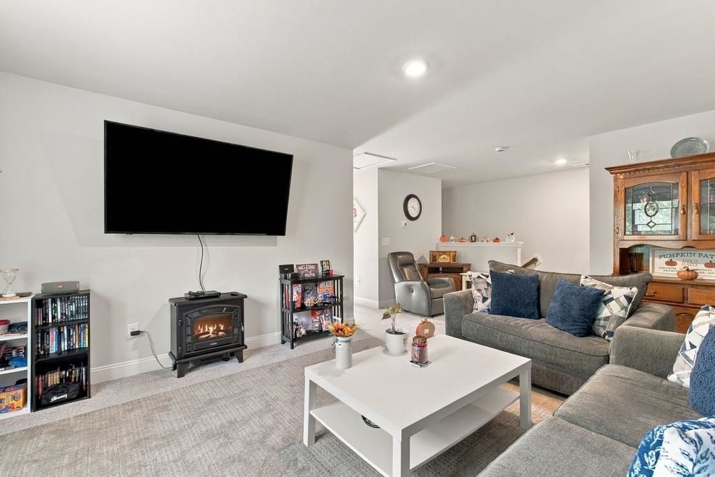 487 Waterend Dr.  Photo 19