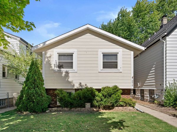 3818 E Underwood Ave, Cudahy, WI 53110