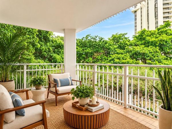 2000 Towerside Ter , Unit 301, Miami, FL 33138
