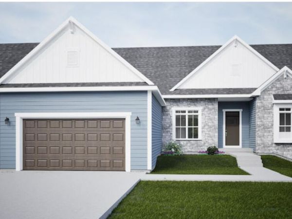 N66W21303 Sweet Clover Dr, Menomonee Falls, WI 53051