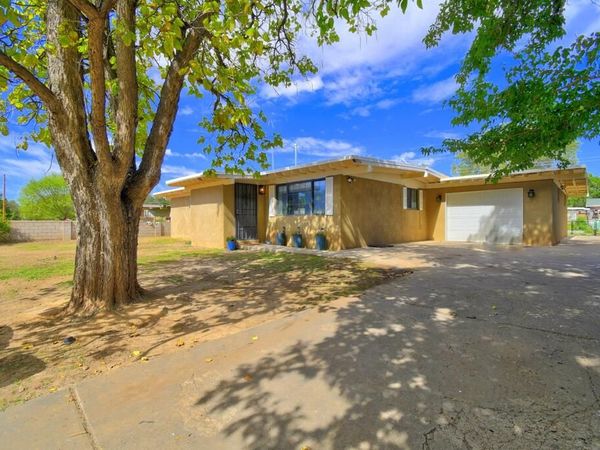 1743 Van Court SW, Albuquerque, NM 87105