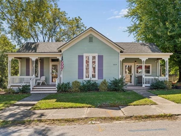 1619 State Street, Lexington, MO 64067