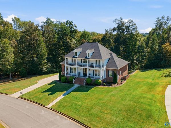 175 Edenshire Drive, Huntsville, AL 35811