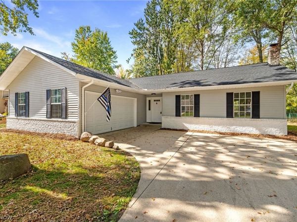 8454 Glenbrook Drive , Olmsted Twp, OH 44138