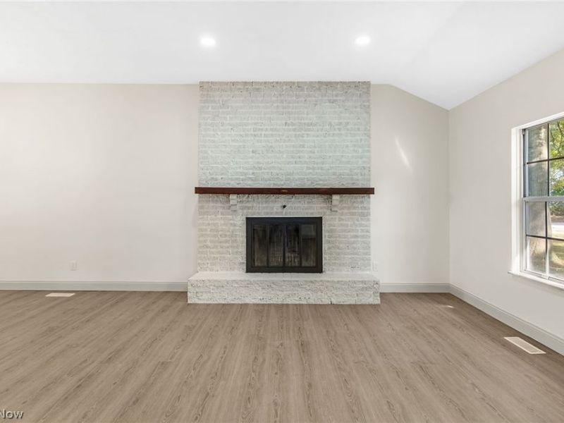 8454 Glenbrook Drive, Olmsted Township, OH 44138 Photo 7