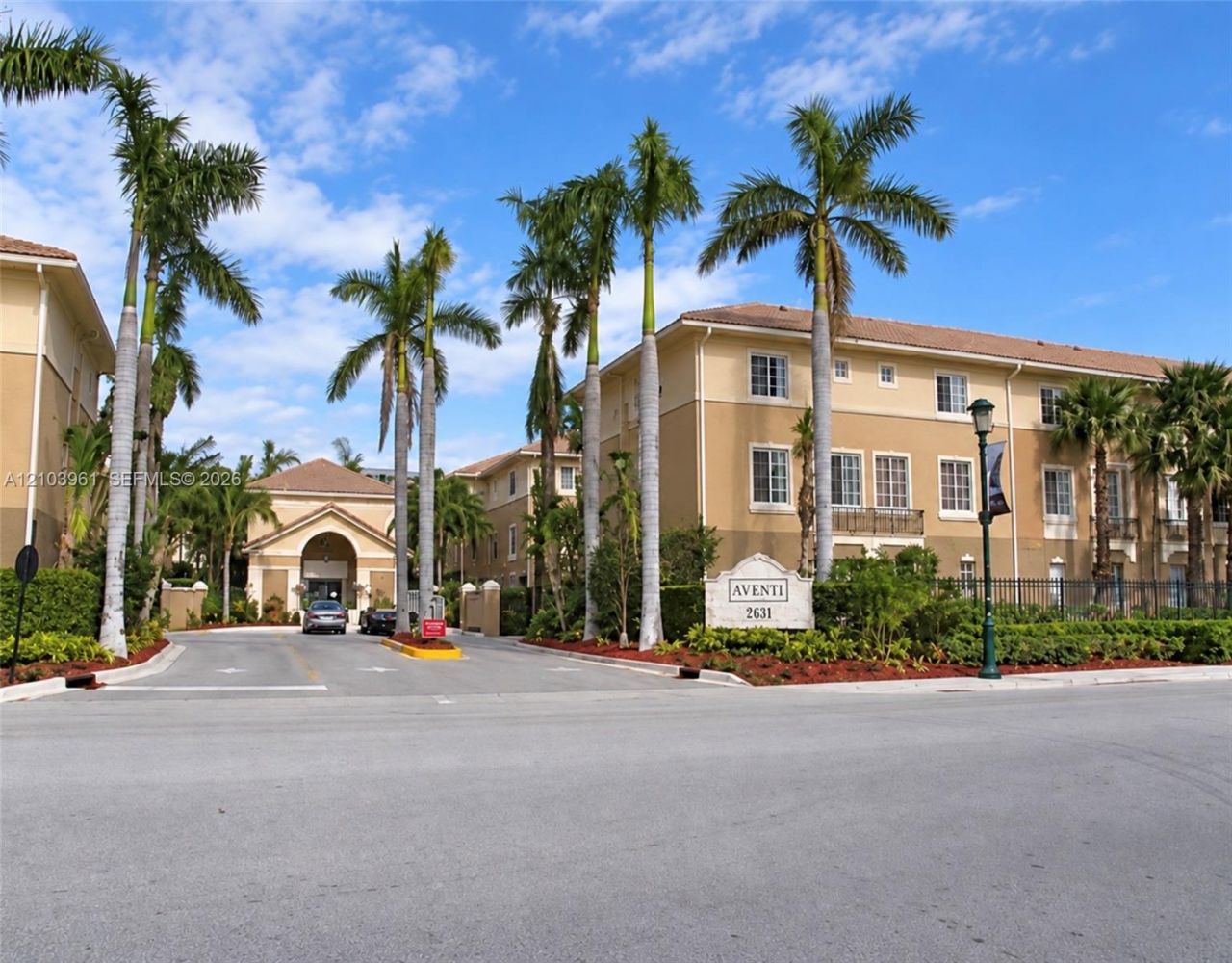 2841 NE 185th St , Unit 510, Aventura, FL 33180 Photo
