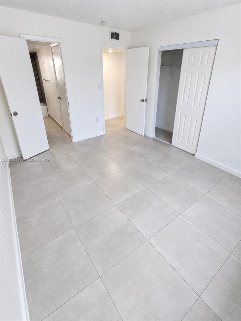 10900 SW 196th St , Unit 322, Cutler Bay, FL 33157 Photo