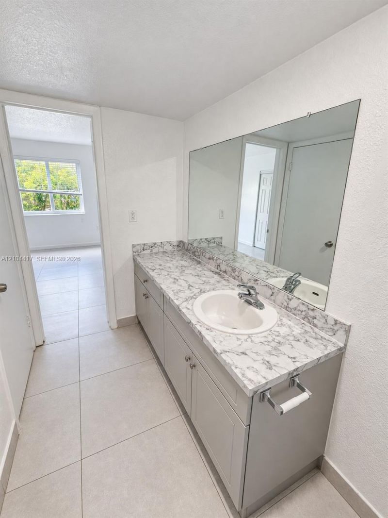 10900 SW 196th St , Unit 322, Cutler Bay, FL 33157 Photo