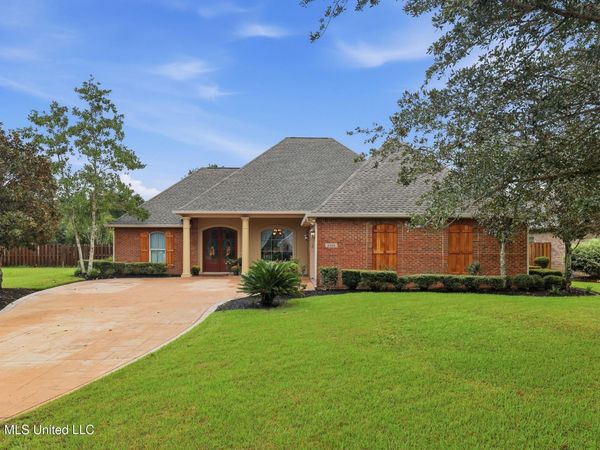 9308 Alcove Lane, Ocean Springs, MS 39564