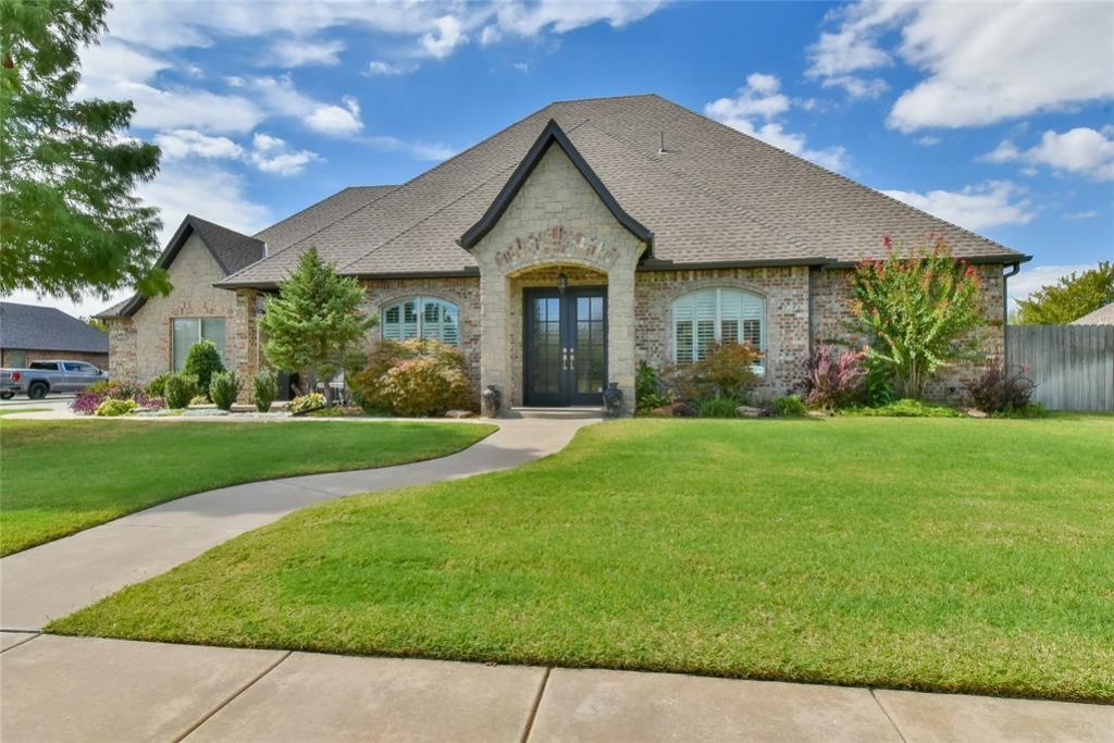 3009 Monica Lane, Moore, OK 73160 Main Photo