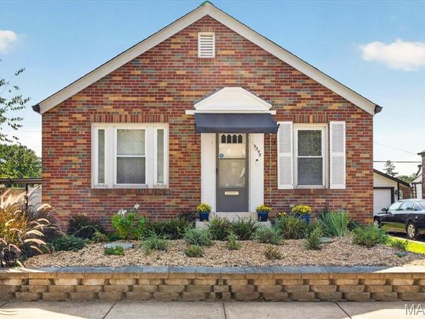 5348 Sunshine Drive, St Louis, MO 63109