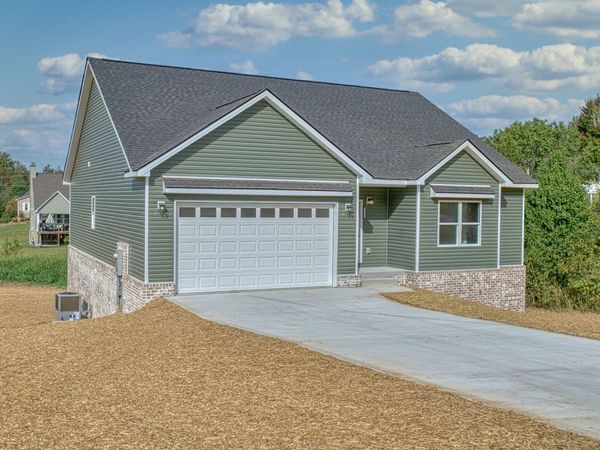 3522 Brookstone Dr, Cookeville, TN 38506
