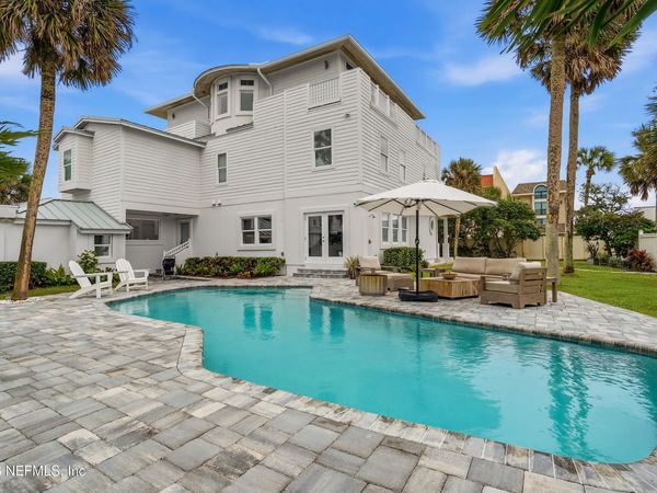890 BEACH Avenue, Atlantic Beach, FL 32233