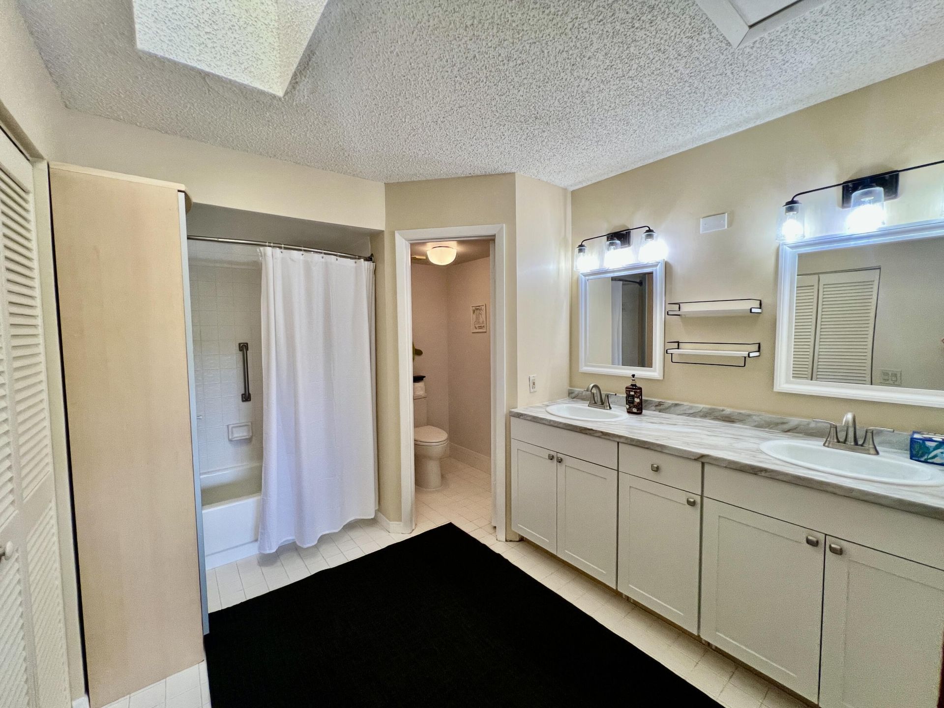 6944 Briarlake Circle, Unit 201, Palm Beach Gardens, FL 33418 Photo