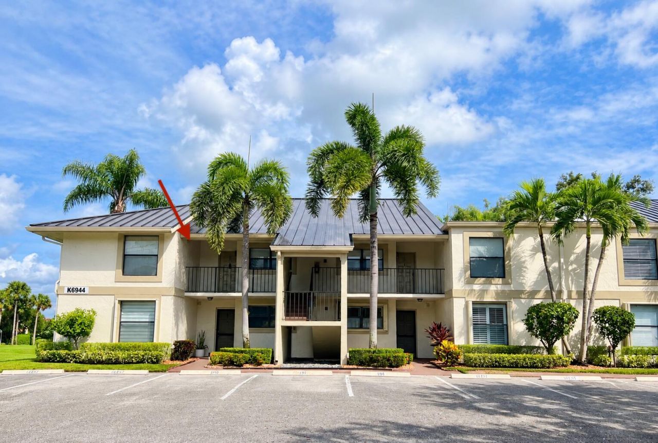 6944 Briarlake Circle, Unit 201, Palm Beach Gardens, FL 33418 Photo