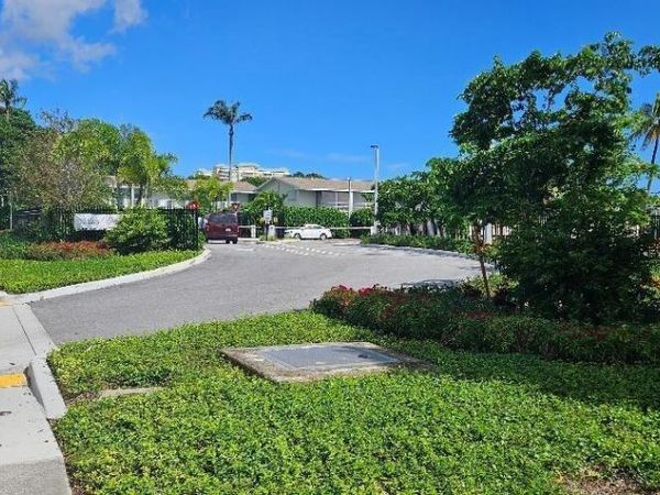 800 W HORIZONS W, Unit 104, Boynton Beach, FL 33435