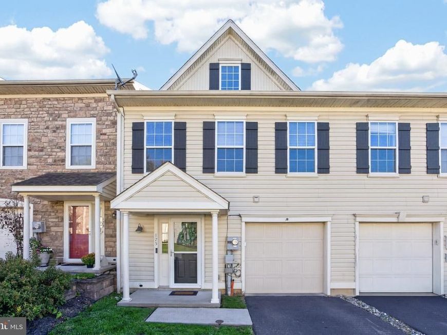 125 Red Oak Ct Court, Honey Brook, PA 19344 Main Photo