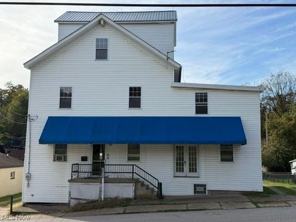128 S Sugar Street, St Clairsville, OH 43950