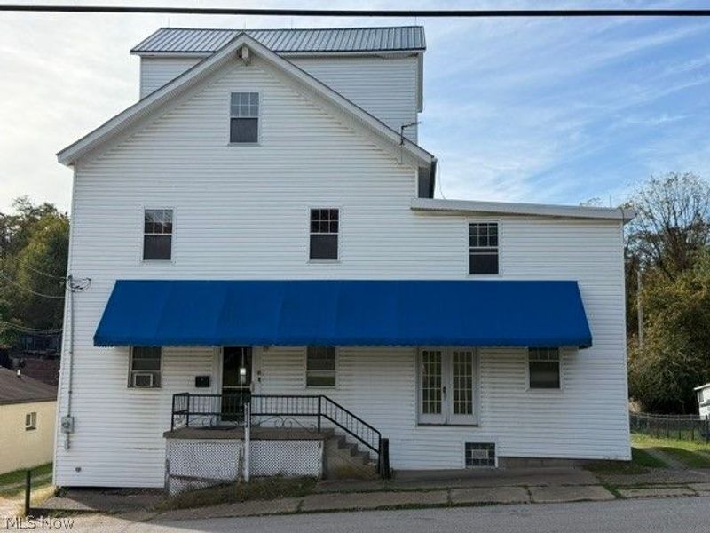 128 S Sugar Street, Saint Clairsville, OH 43950 Photo 1