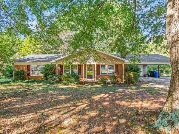 466 Pine Forest Drive , Kernersville, NC 27284