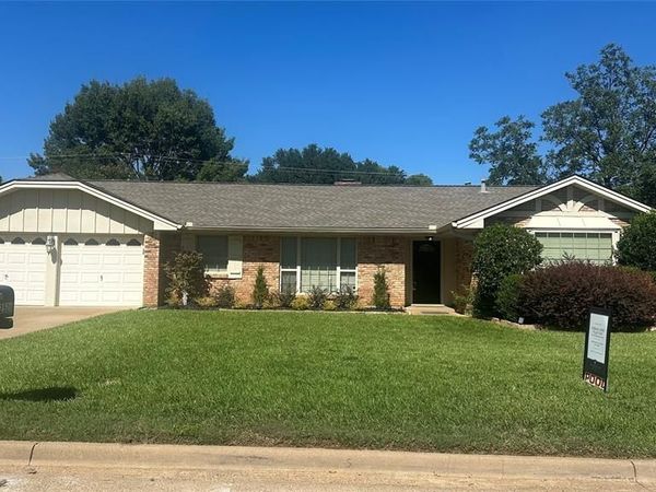 2526 Nottingham Place, Grand Prairie, TX 75050
