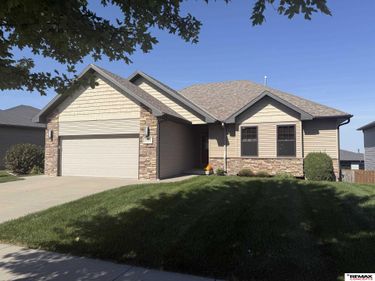 7390 Yankee Woods Drive, Lincoln, NE 68516