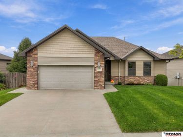 7390 Yankee Woods Drive, Lincoln, NE 68516