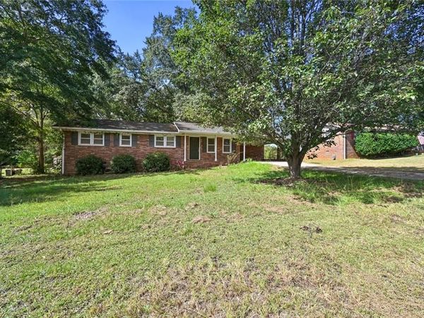3354 Cheoah Drive , Douglasville, GA 30135