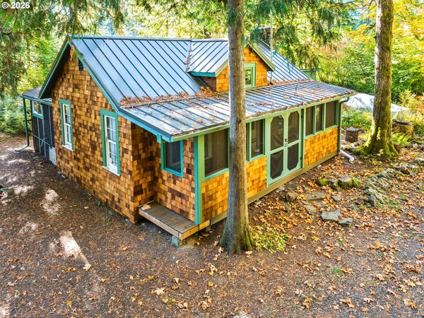 21820 E EZ LN, Rhododendron, OR 97049