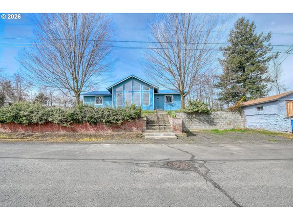 102 S WASHINGTON ST, Weston, OR 97886