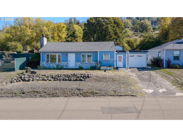 1661 NE WINTER ST, Roseburg, OR 97470