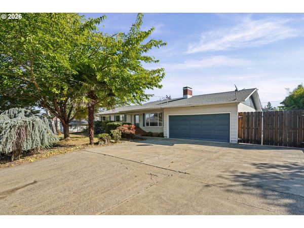 839 W LUELLEN DR, Roseburg, OR 97471